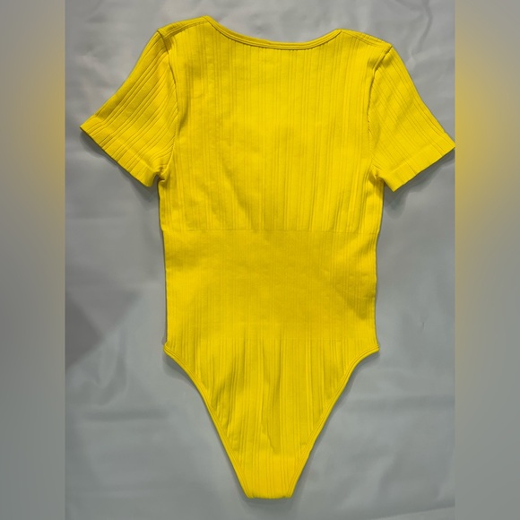Vibrant Yellow Ribbed Short Sleeve Bodysuit - Picture 4 of 5